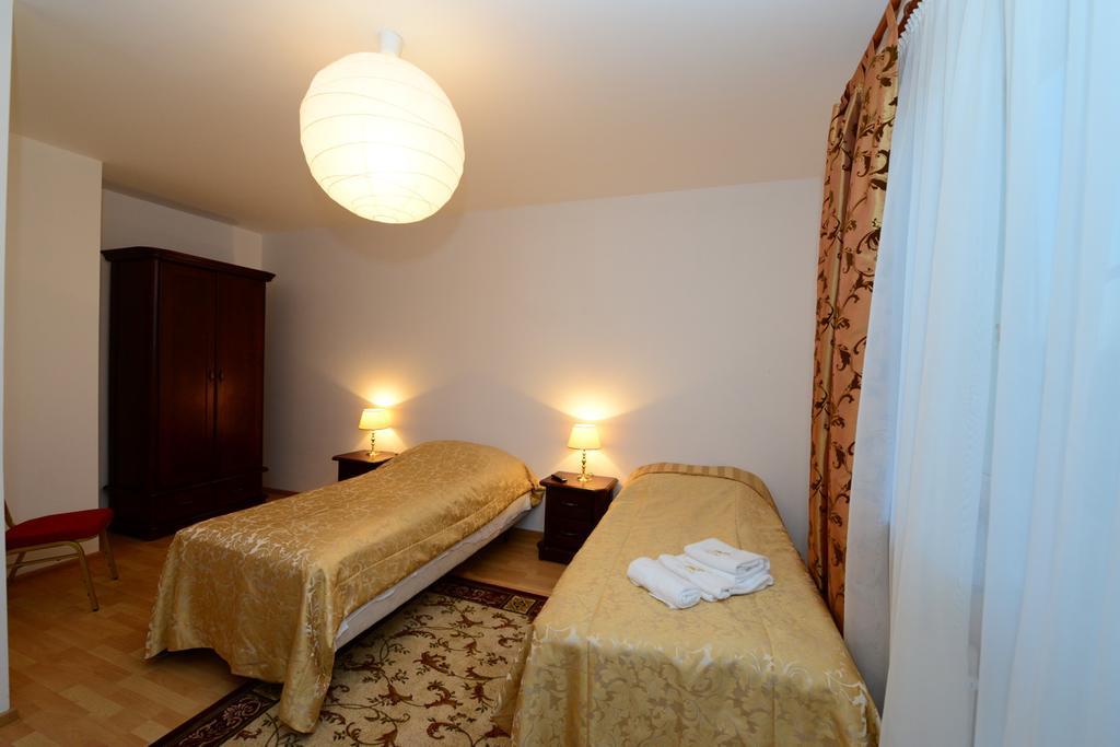 B&B Airport Modlin Новий-Двір-Мазовецький Номер фото