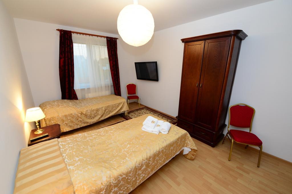 B&B Airport Modlin Новий-Двір-Мазовецький Номер фото